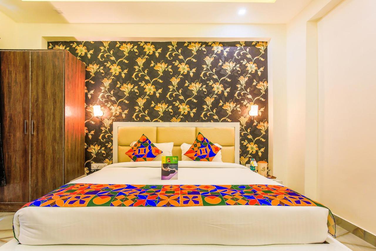 Fabhotel Star Of Taj Restobar Fatehabad Road Agra  Esterno foto