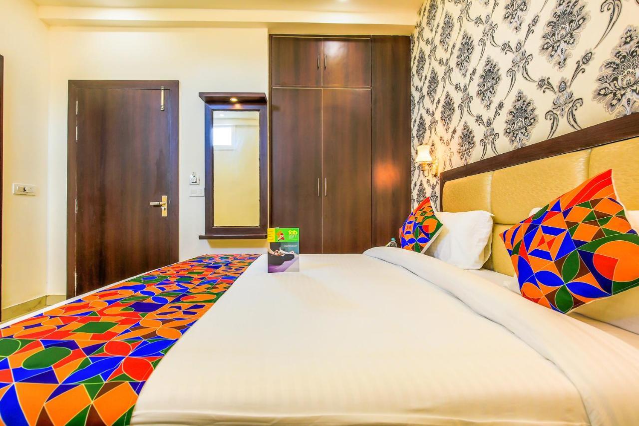 Fabhotel Star Of Taj Restobar Fatehabad Road Agra  Esterno foto