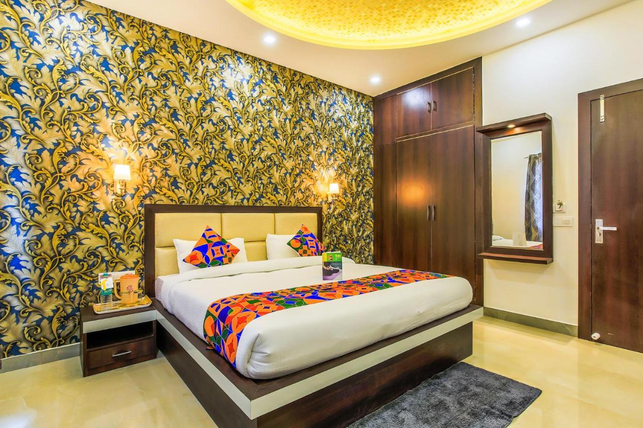 Fabhotel Star Of Taj Restobar Fatehabad Road Agra  Esterno foto