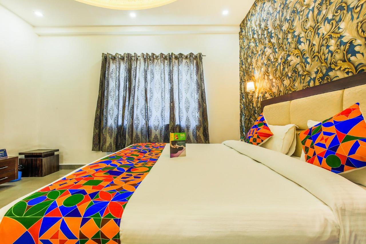 Fabhotel Star Of Taj Restobar Fatehabad Road Agra  Esterno foto